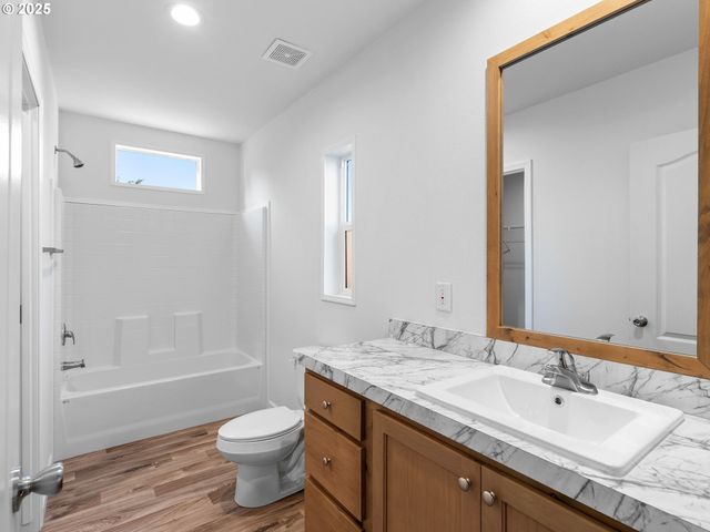 12904 Se RAMONA St, Portland, OR 97236