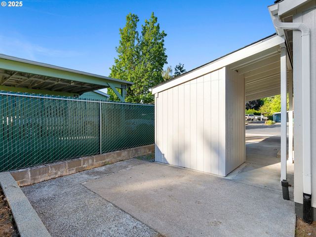 12904 Se RAMONA St, Portland, OR 97236