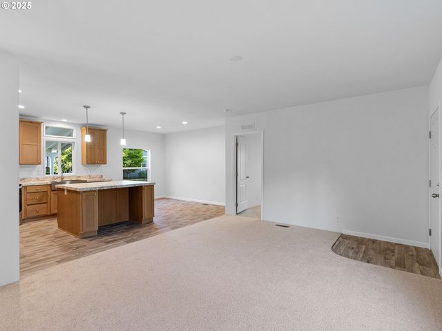 12904 Se RAMONA St, Portland, OR 97236