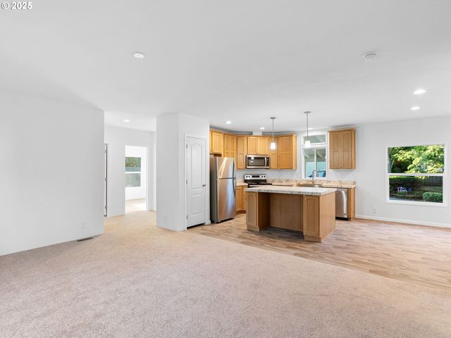 12904 Se RAMONA St, Portland, OR 97236