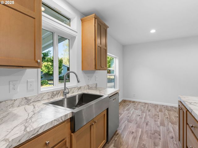 12904 Se RAMONA St, Portland, OR 97236