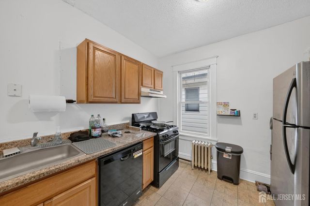 43 Robinson Street, New Brunswick, NJ 08901