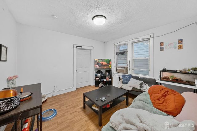 43 Robinson Street, New Brunswick, NJ 08901