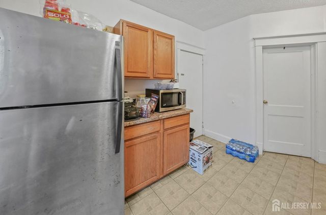 43 Robinson Street, New Brunswick, NJ 08901