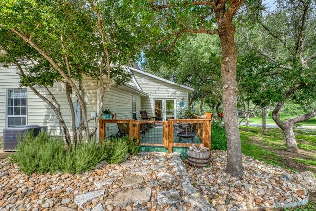 1106 N Shorewood DR, Granite Shoals, TX 78654