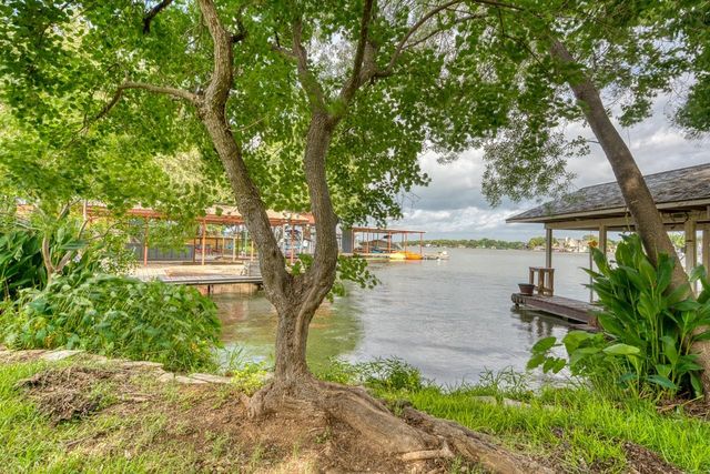 1106 N Shorewood DR, Granite Shoals, TX 78654