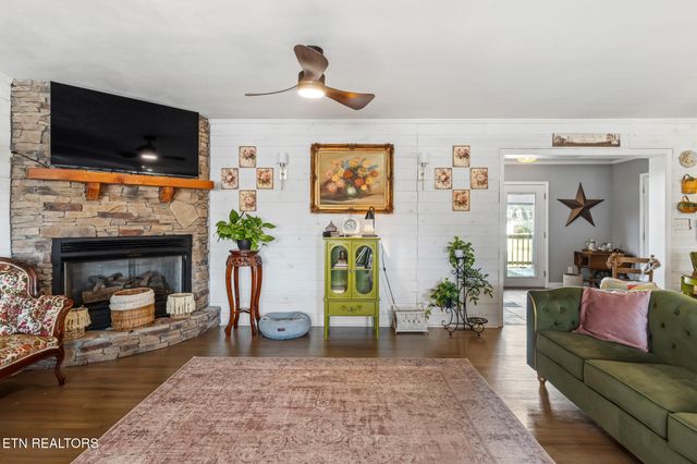 533 Long Mill Rd, Athens, TN 37303