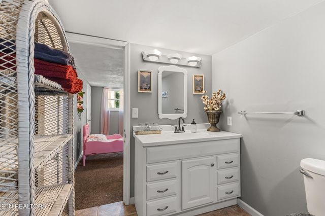 533 Long Mill Rd, Athens, TN 37303