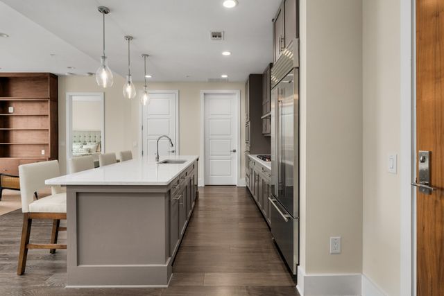 20 Rutledge St Apt 303, Nashville, TN 37210