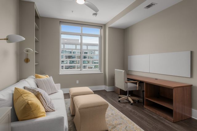 20 Rutledge St Apt 303, Nashville, TN 37210