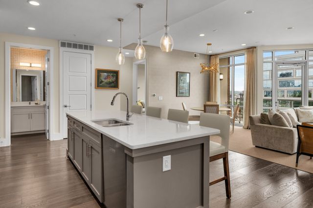 20 Rutledge St Apt 303, Nashville, TN 37210