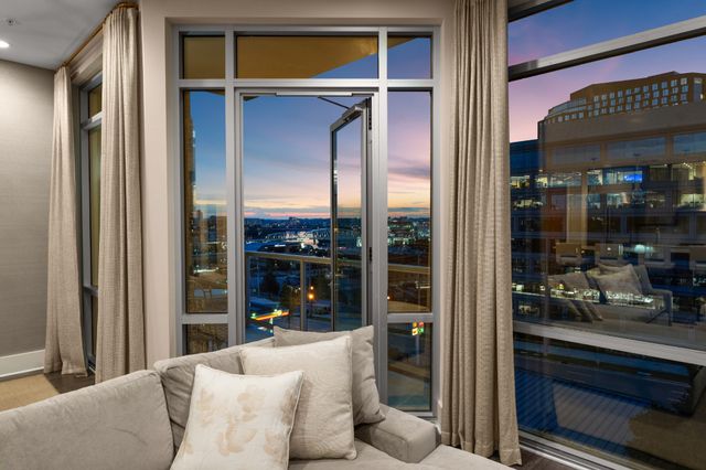 20 Rutledge St Apt 303, Nashville, TN 37210