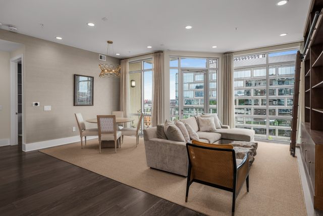 20 Rutledge St Apt 303, Nashville, TN 37210