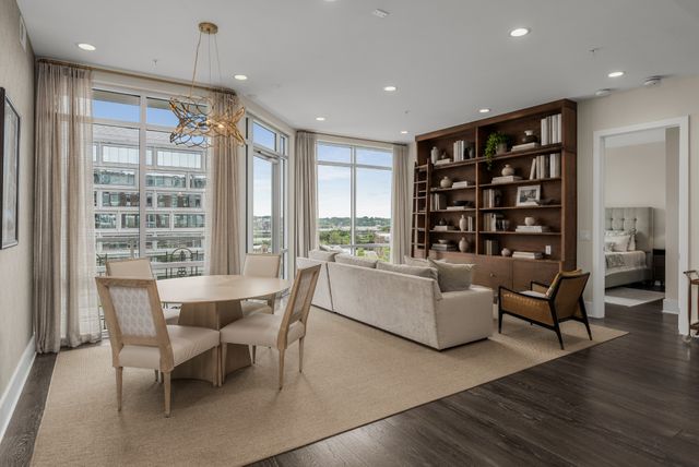 20 Rutledge St Apt 303, Nashville, TN 37210