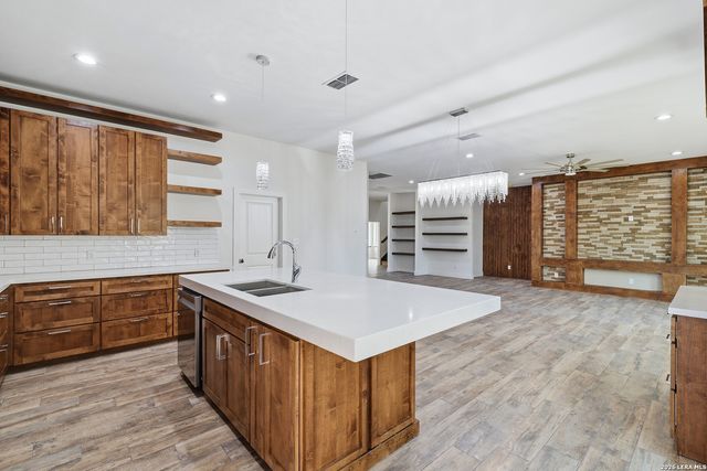 19402 Easy Oak, San Antonio, TX 78258