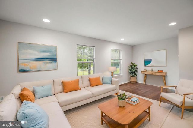 1524 KAREN BLVD, District Heights, MD 20747