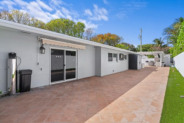 747 Avon Road, West Palm Beach, FL 33401