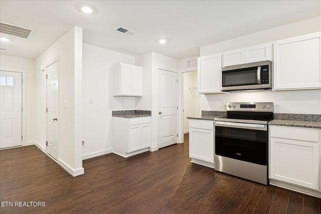 197 N Rolling Meadows Drive, Harriman, TN 37748