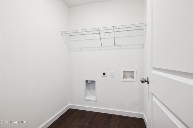 197 N Rolling Meadows Drive, Harriman, TN 37748