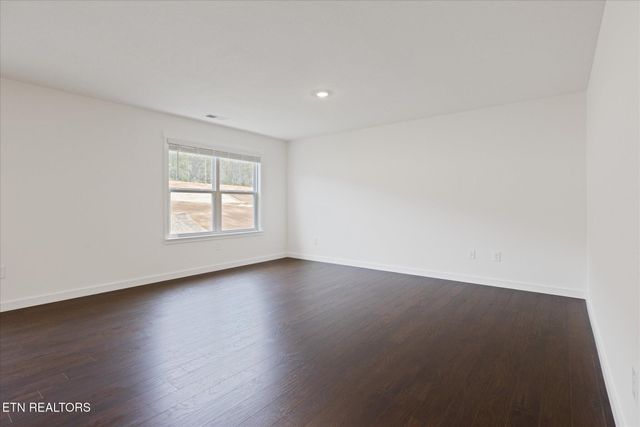 197 N Rolling Meadows Drive, Harriman, TN 37748