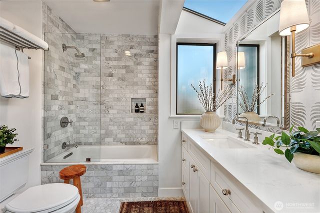 8026 46th Avenue SW, Seattle, WA 98136