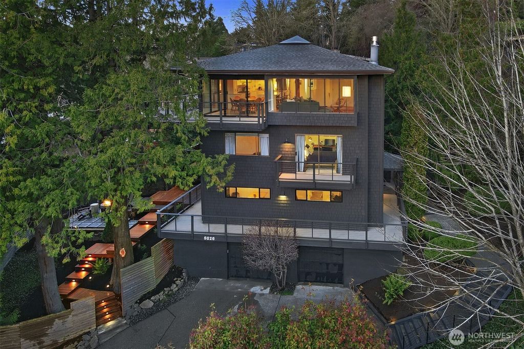 8026 46th Avenue SW, Seattle, WA 98136