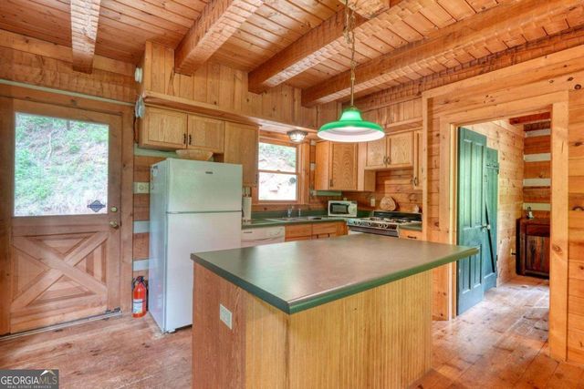 180 Dream Catcher Cove, Hayesville, NC 28904