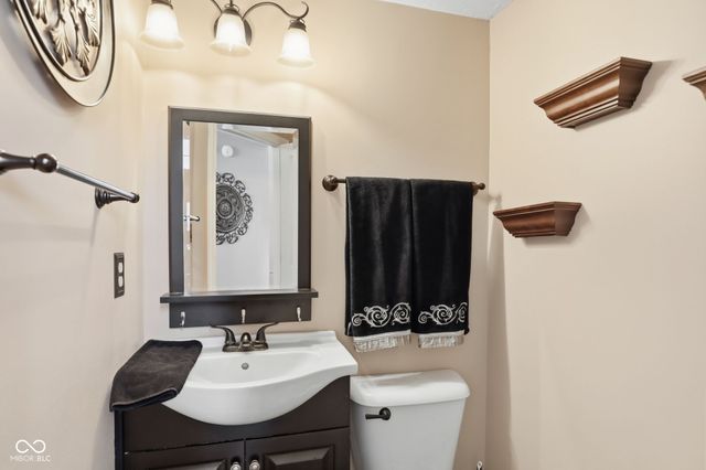 8656 Douglaston Court, Indianapolis, IN 46234