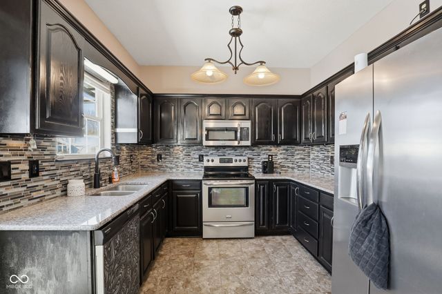 8656 Douglaston Court, Indianapolis, IN 46234