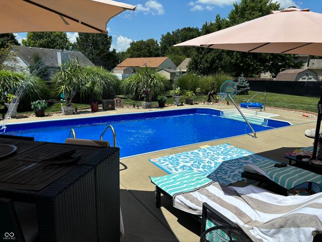 8656 Douglaston Court, Indianapolis, IN 46234