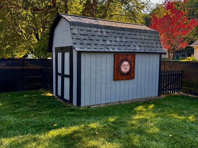 8656 Douglaston Court, Indianapolis, IN 46234