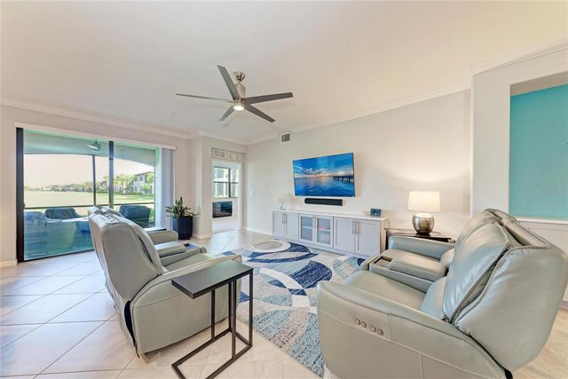 18117 GAWTHROP DRIVE 101, Bradenton, FL 34211