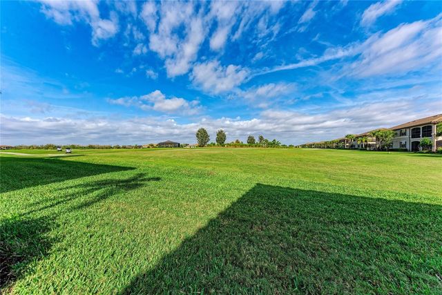 18117 GAWTHROP DRIVE 101, Bradenton, FL 34211