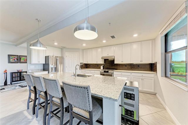 18117 GAWTHROP DRIVE 101, Bradenton, FL 34211