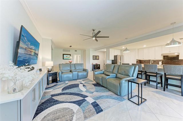 18117 GAWTHROP DRIVE 101, Bradenton, FL 34211