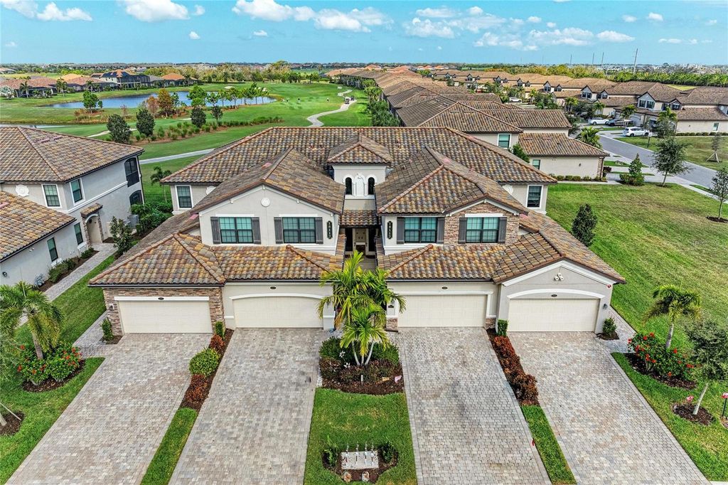 18117 GAWTHROP DRIVE 101, Bradenton, FL 34211