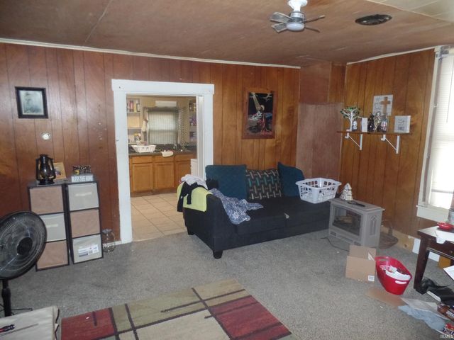 1208 S First Street, Bloomfield, IN 47424