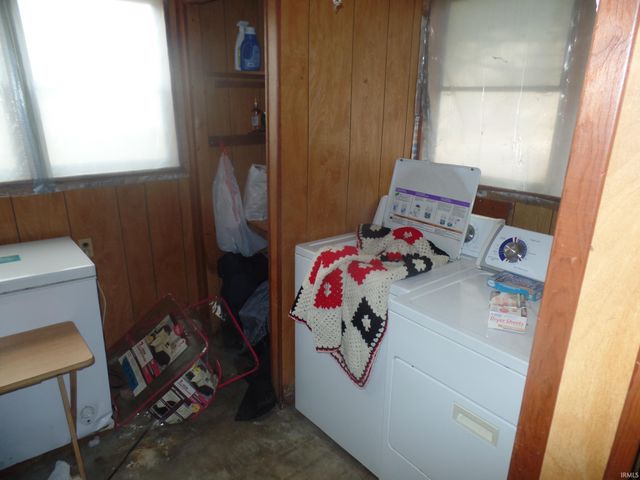 1208 S First Street, Bloomfield, IN 47424