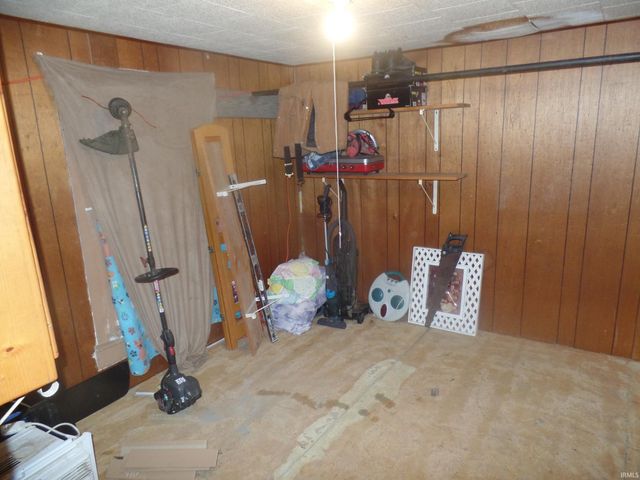 1208 S First Street, Bloomfield, IN 47424