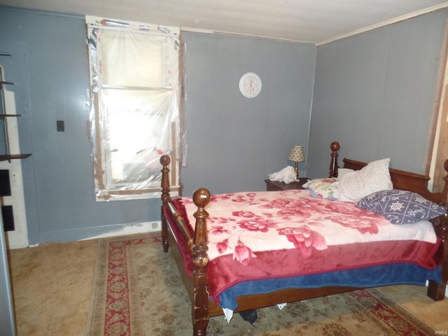 1208 S First Street, Bloomfield, IN 47424