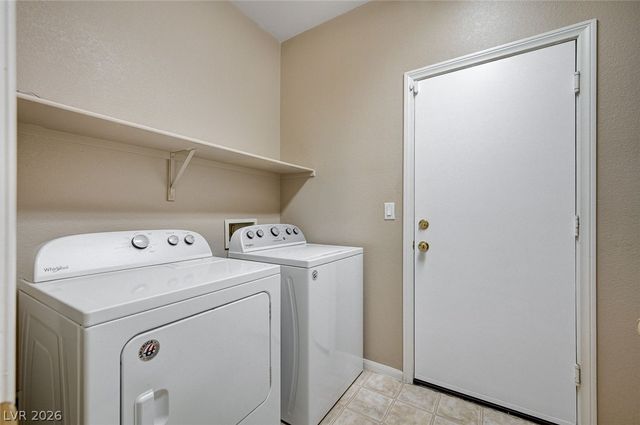 1980 TOWERING PINES Street, Las Vegas, NV 89135