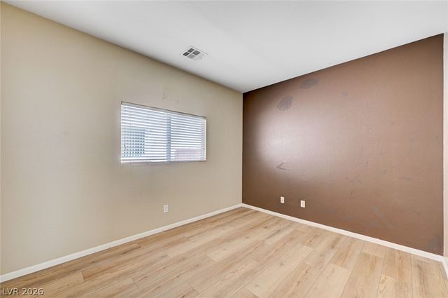 1980 TOWERING PINES Street, Las Vegas, NV 89135