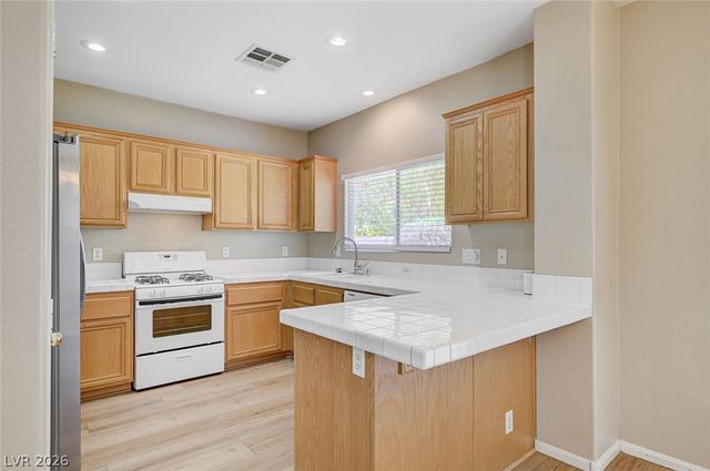 1980 TOWERING PINES Street, Las Vegas, NV 89135