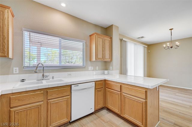 1980 TOWERING PINES Street, Las Vegas, NV 89135