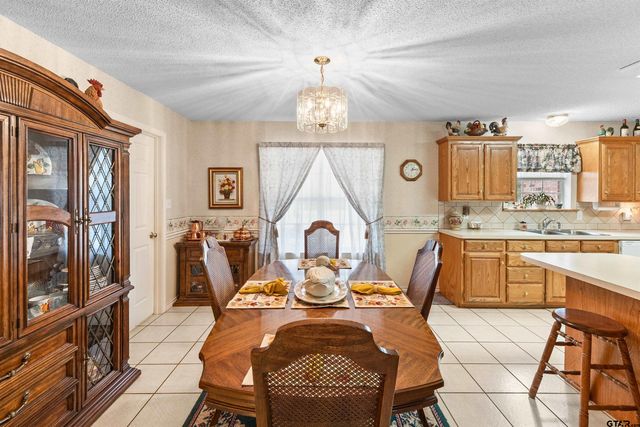 221 VZ County Road 4828, Chandler, TX 75758