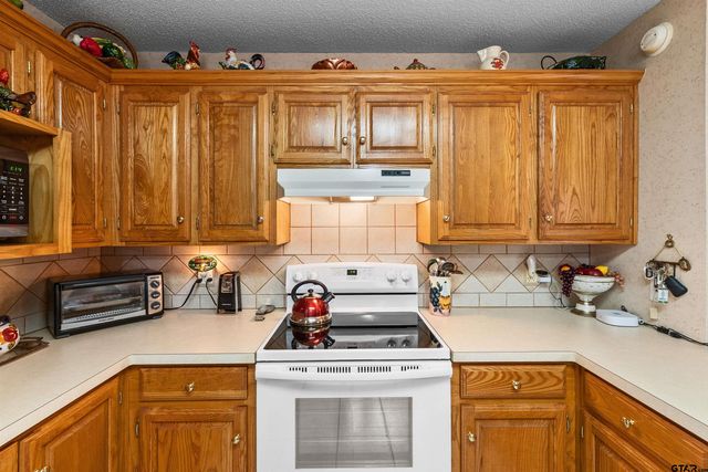 221 VZ County Road 4828, Chandler, TX 75758