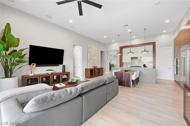 12382 Tudor Arch Drive, Las Vegas, NV 89138