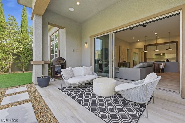 12382 Tudor Arch Drive, Las Vegas, NV 89138