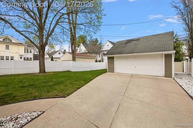 764 W Lincoln Street, Birmingham, MI 48009