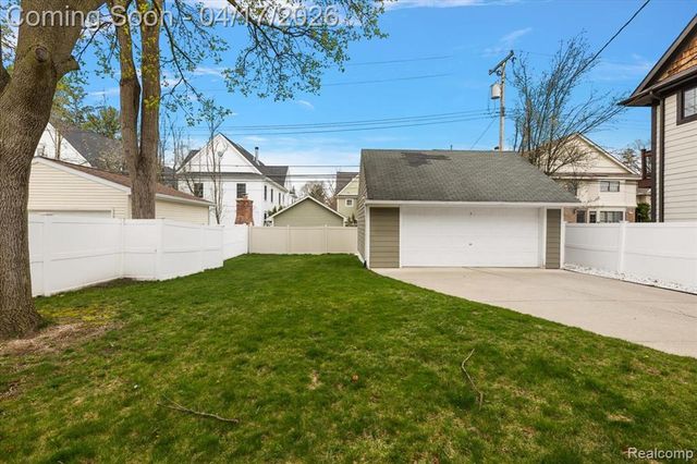 764 W Lincoln Street, Birmingham, MI 48009